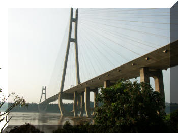 Huangyizhen, Sichuan: Huangyi Bridge