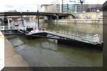 Pontoon bridge, Wien