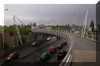 Pedestrian bridge across K Barrandov