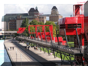 Passerelle du Parc de La Villette, Paris