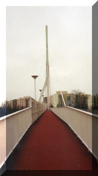 Footbridge in Saint-Quentin-en-Yvelines (Paris)