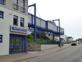 image: Fussgängerbrücke