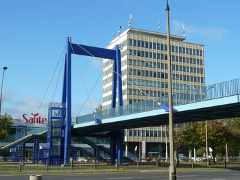 image: pedestrian bridge