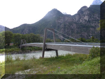 Fussgängerbrücke Dorénaz