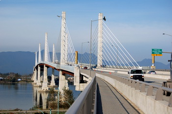 image: cable-stayed bridge