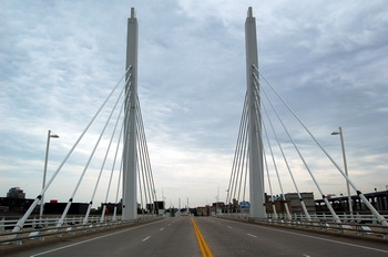 image: cable-stayed bridge