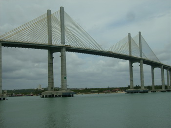 image: cable-stayed bridge